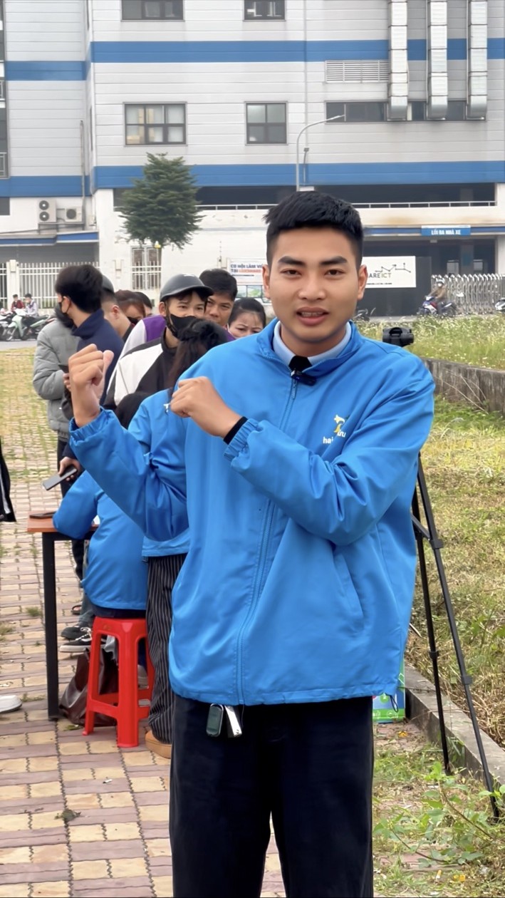 Tổ chức tuyển dụng thực tế